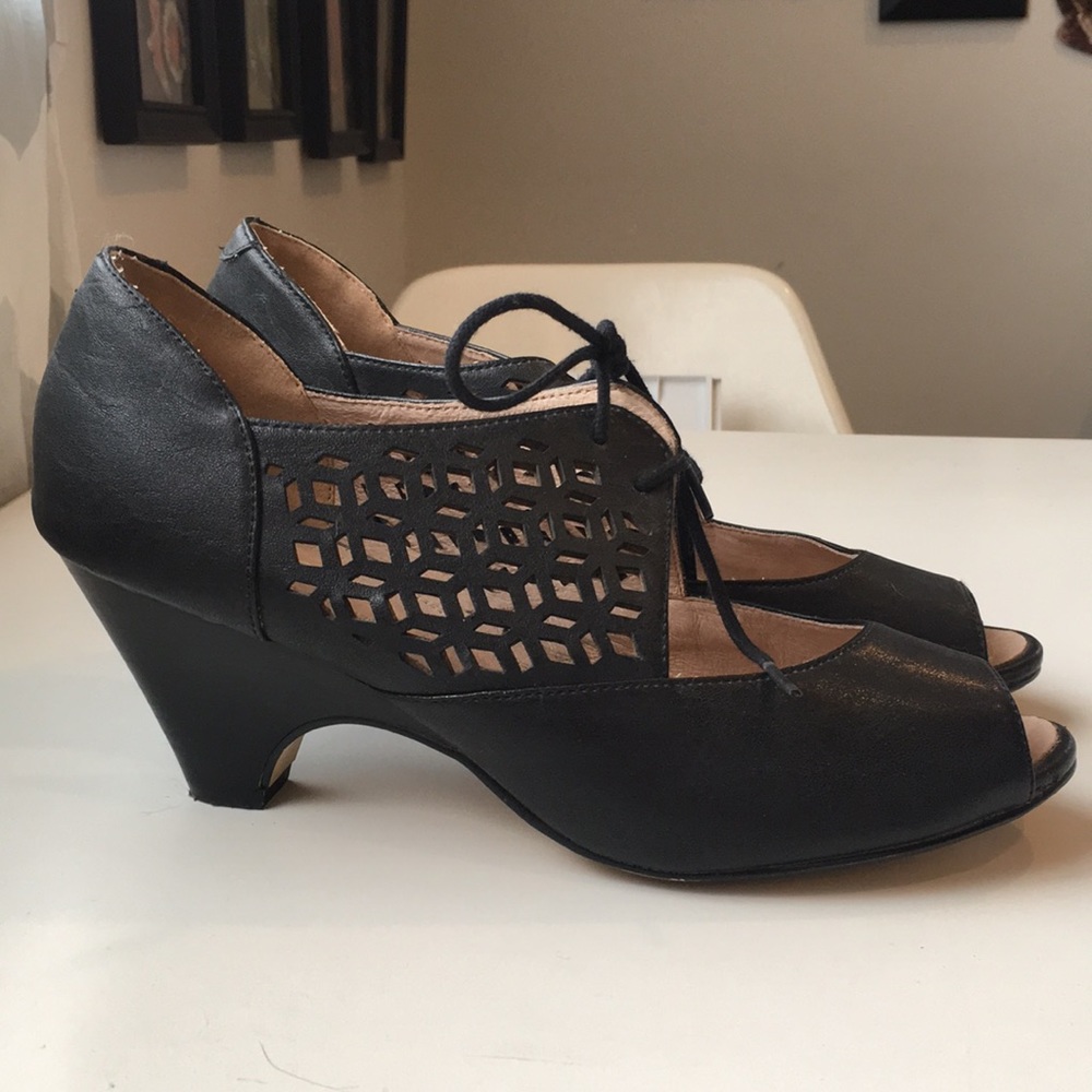 Black Nine West heels
